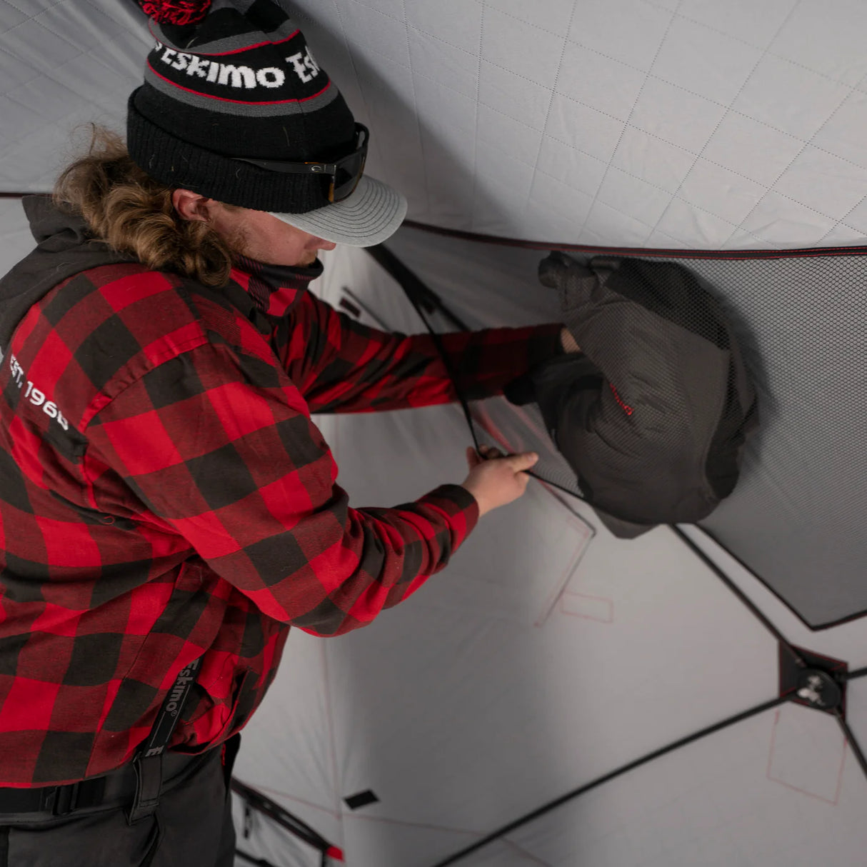 Eskimo- Outbreak 650 XD Portable Shelter