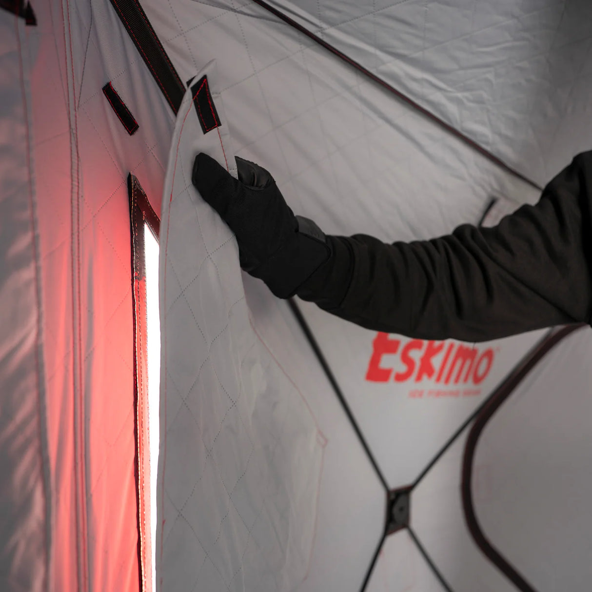 Eskimo- Outbreak 650 XD Portable Shelter
